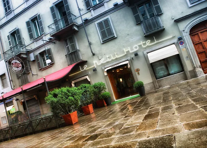 Le Petit Hotel