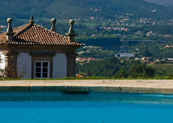 Paço de Calheiros - Turismo de Habitação