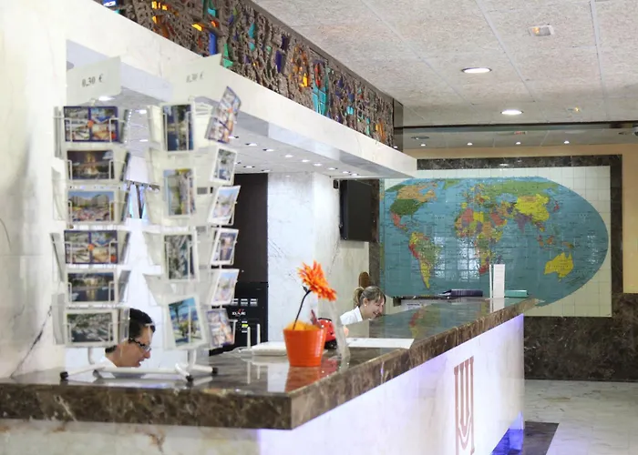 Hotel Univers Roses