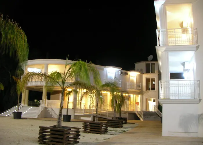 Mariana Hotel