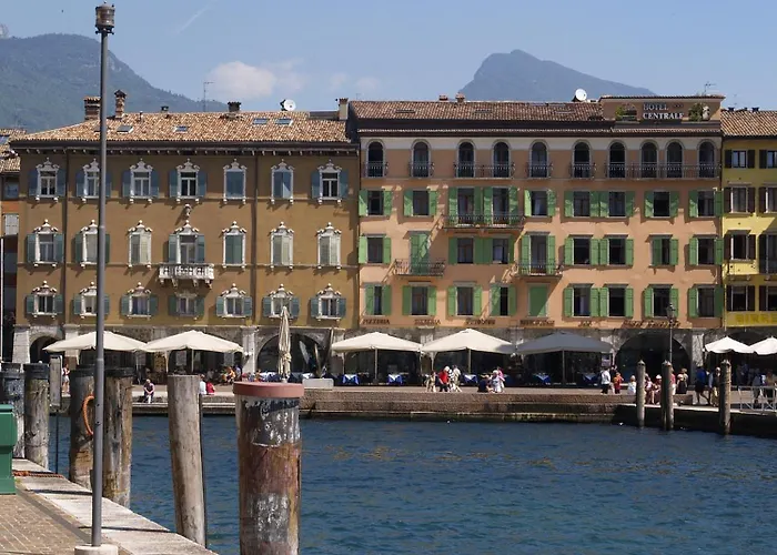 Hotel Centrale Riva del Garda