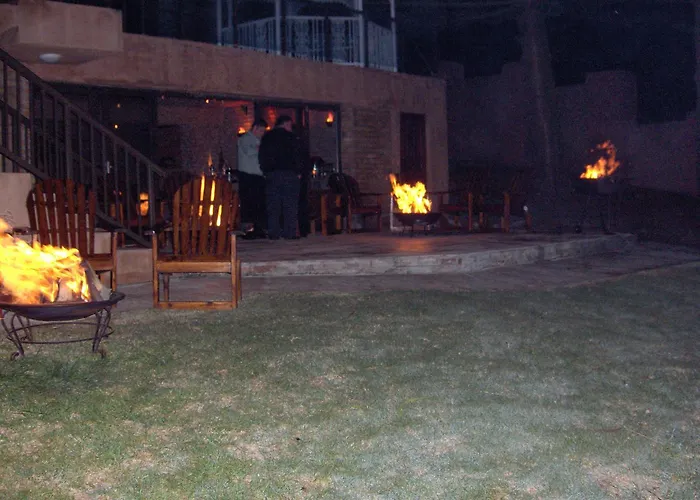 Sea Otters Lodge Kini Bay