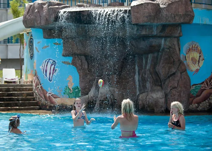 Hotel Perla Beach Club