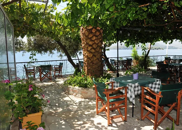 Logan'S Beach Hotel Nydri 
