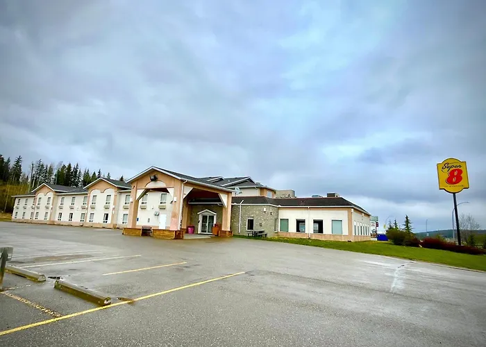 Super 8 By Wyndham -Free Breakfast, Wifi, Parking