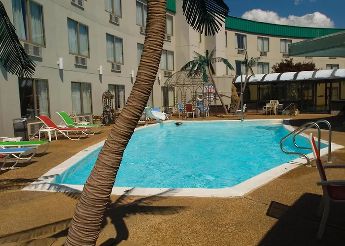 Lamplighter Inn-South