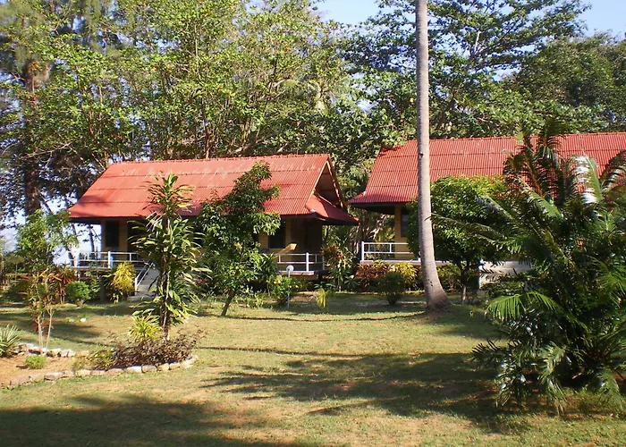 Sukorn Andaman Beach Resort Ko Sukon
