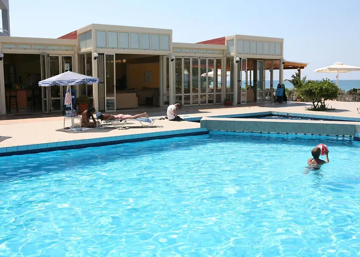 Hotel Kathrin Beach Adelianos Kampos