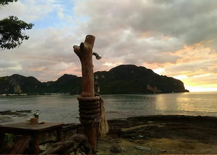 Phi Phi Sunset Bay