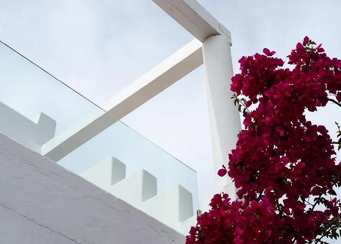 Rhenia Hotel Tourlos