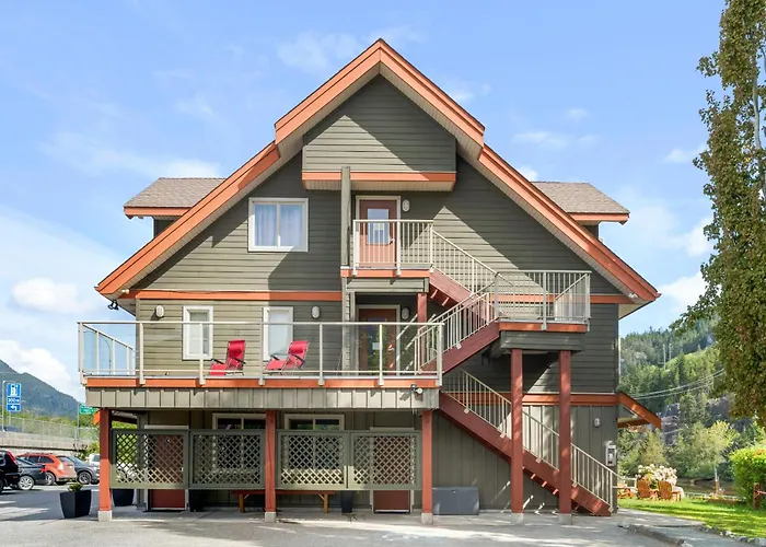 Squamish Adventure Inn