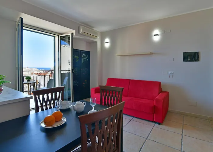 Hotel & Apartments Villa Linda Giardini-Naxos