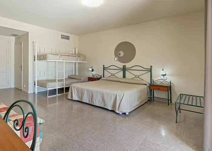 Hotel Castell Blanc Empuriabrava