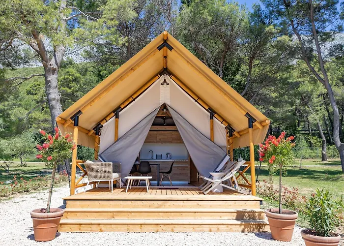 Camp Dole Zivogosce - Mobile Home And Glamping Tent