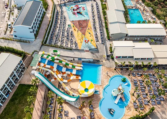 Caretta Paradise Resort & Waterpark