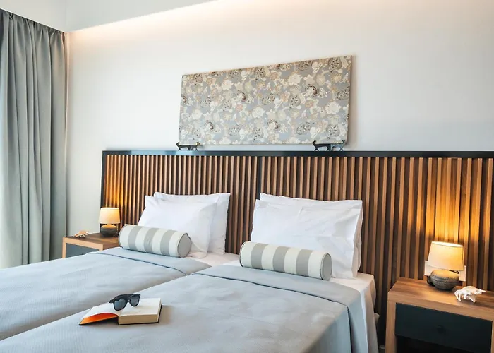 Apolis Beachscape Hotel Amoopi