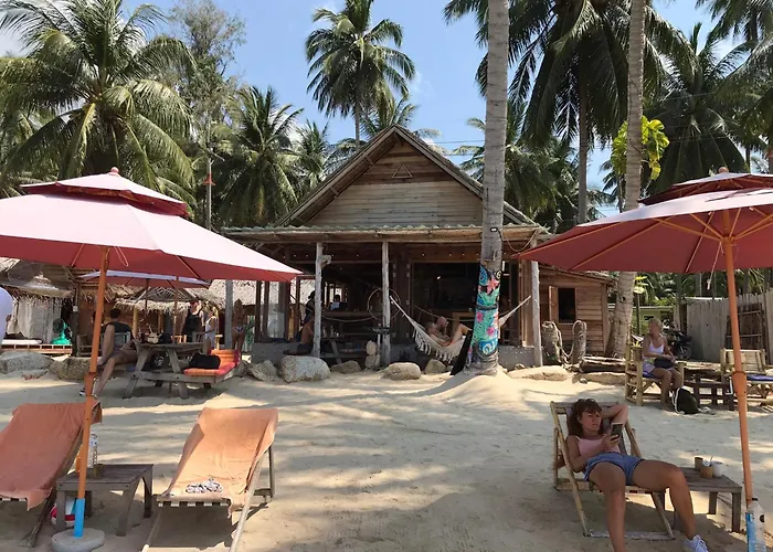 Castaway Beach Bungalows Srithanu