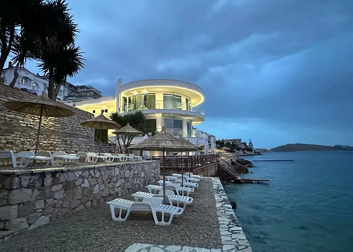 Hotel Delfini Sarandë