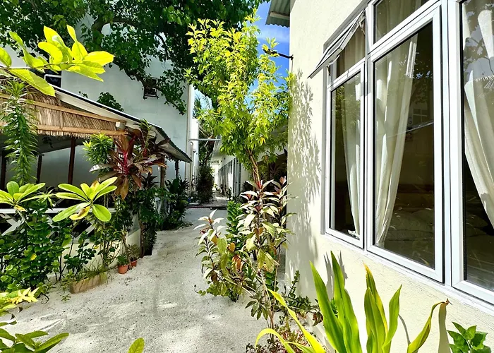 Three Hearts Guesthouse And Villas