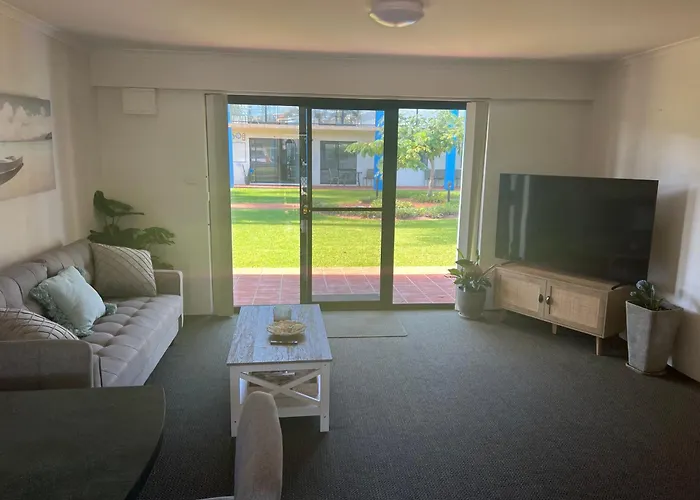 Nautilus Hamptons Style Luxury Beach Apartment Merimbula