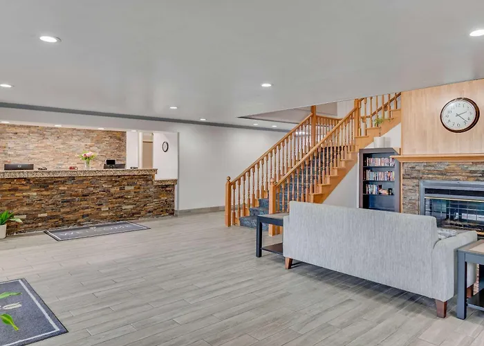 Country Inn & Suites By Radisson, Grand Rapids Airport, Mi