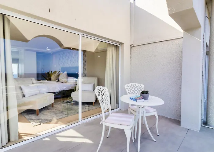 Hermanus Beachfront Lodge - Solar Power