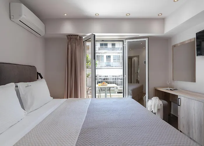 Piraeus City Hotel