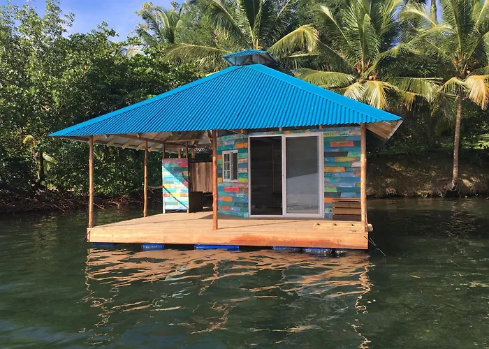 El Toucan Loco Floating Lodges