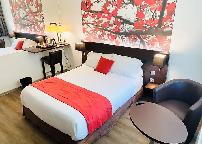 Hotel Pavillon Des Gatines Plaisir