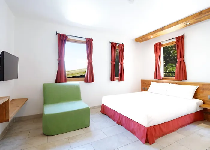 B & B Cheung Chau