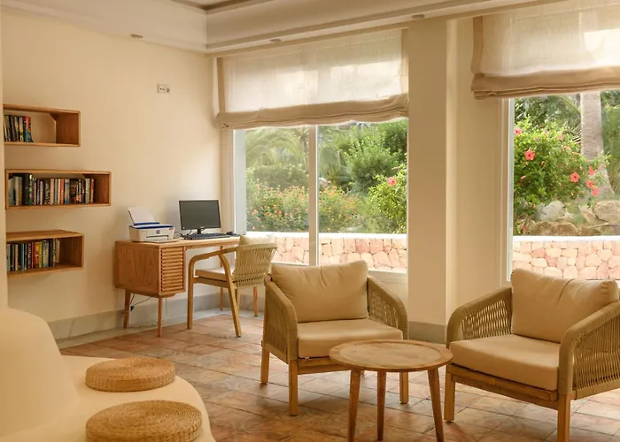 Hotel El Pinar Cala Llonga 