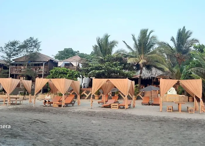 Sinq Beach Morjim