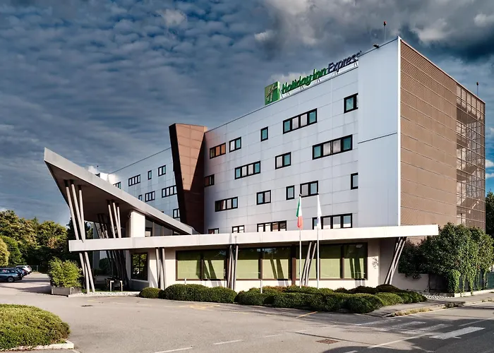 Holiday Inn Express Milan-Malpensa Airport By Ihg Somma Lombardo