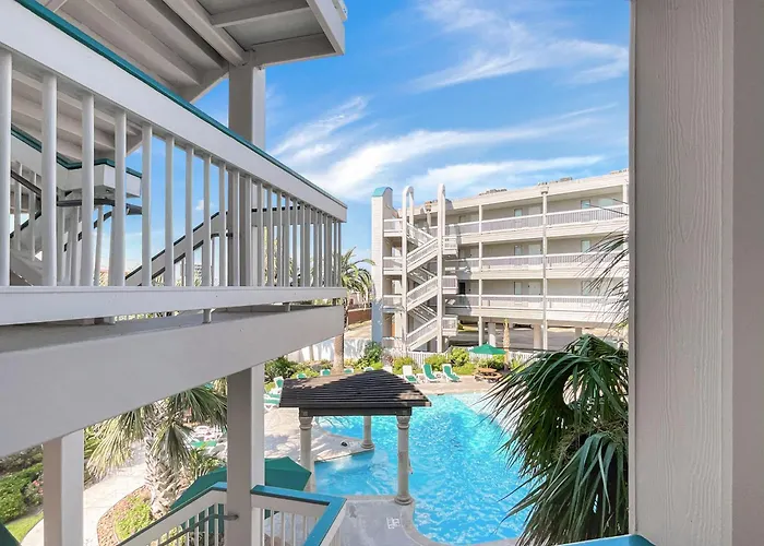 Cozy Galveston Beach Front Condo
