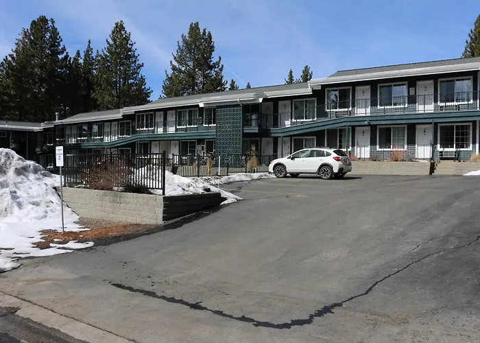 Bluelake Inn @ Heavenly Village