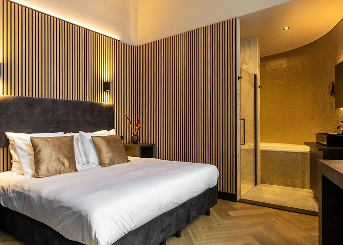 Monument Hotel