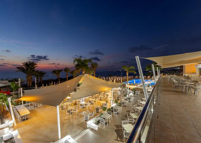 Queens Bay Hotel Kissonerga