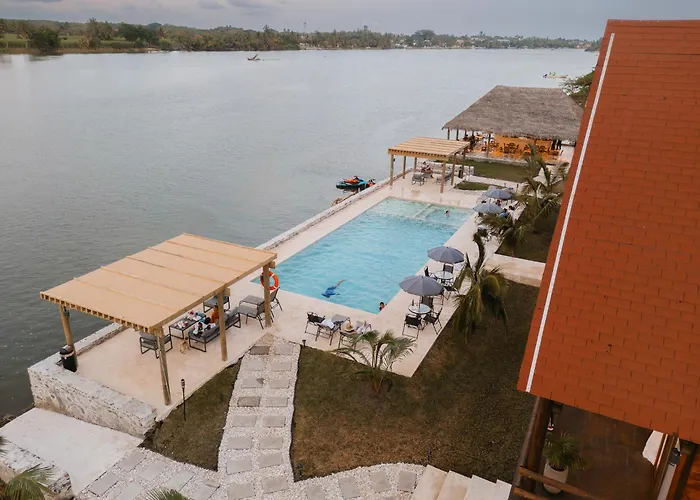 Riverside Hotel Chachalacas