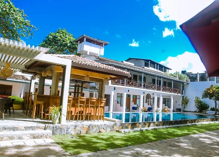 Hotel Surf Sea Breeze Mirissa
