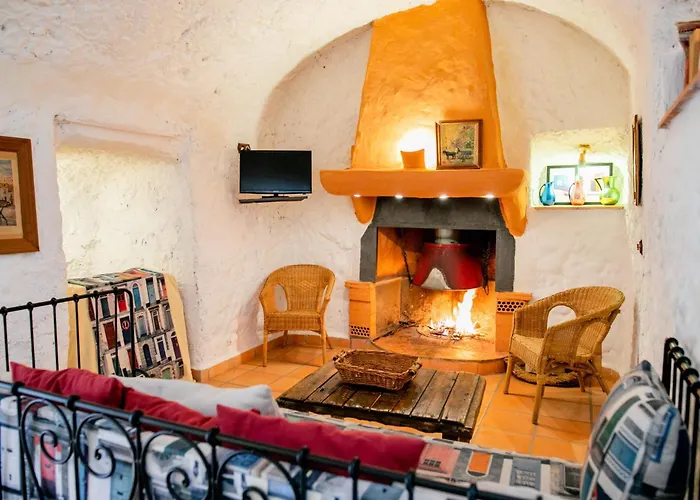 Casas Cueva Y Cortijo La Tala En Guadix