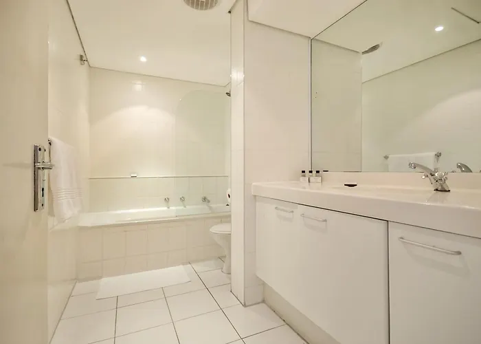 Dolphin Beach Hotel Self Catering Apartments Bloubergstrand