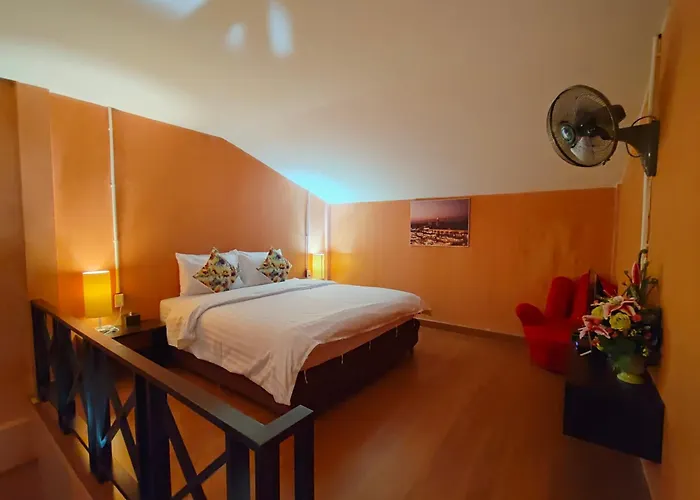 Retro Box Hotel Chumphon