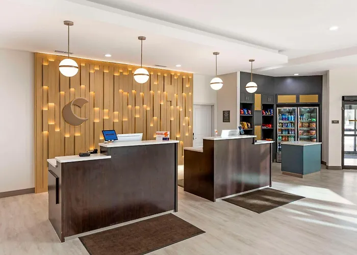 Comfort Inn & Suites Verona At Turning Stone Resort Casino