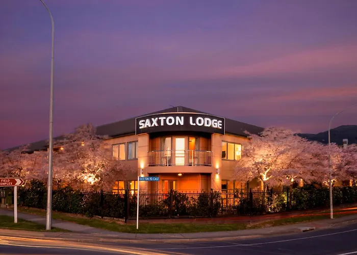 Saxton Lodge