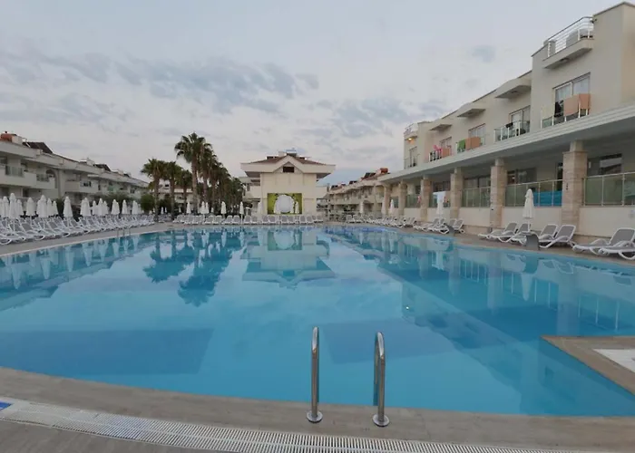 Dream Family Club Hotel Side