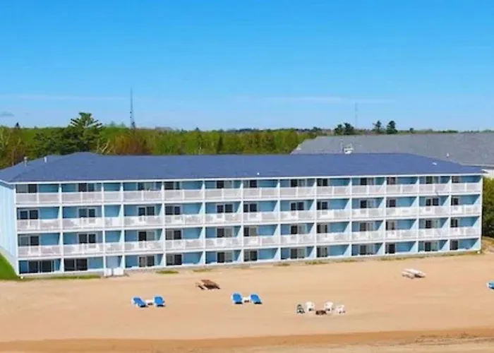 Blue Water Beachfront Hotel & Waterpark
