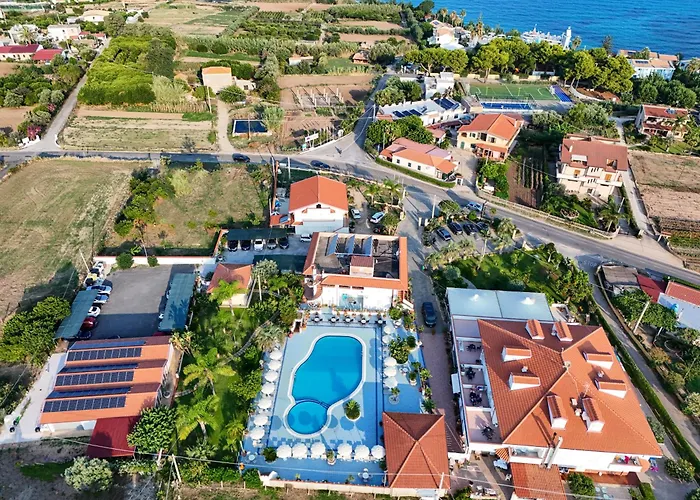 Hotel Damanse Santa Domenica 