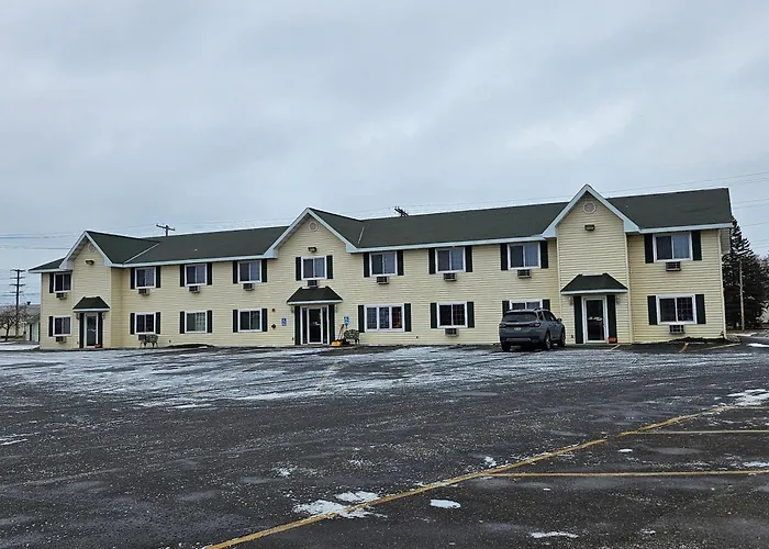 Budget Host Inn & Suites