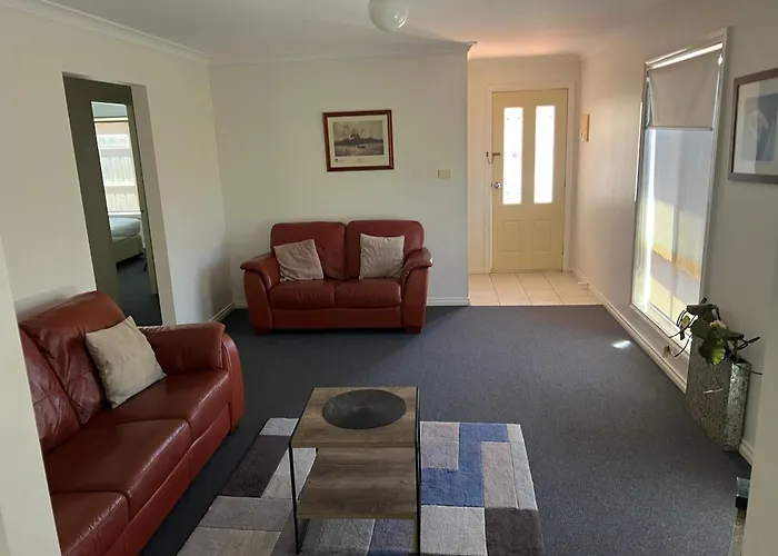 Melton Motor Inn And Apartments