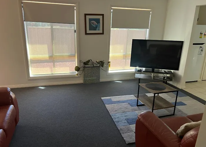 Melton Motor Inn And Apartments